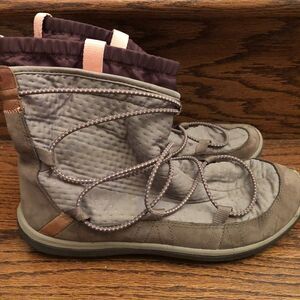 Clarks Aria Frost Ankle Boot Shoes Taupe 26119249 Size 9 Hiking Outdoor